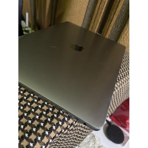 Apple MacBook Pro 13" A1989 2018 i5-8259U 16GB RAM 256GB  - Touch Bar + ID