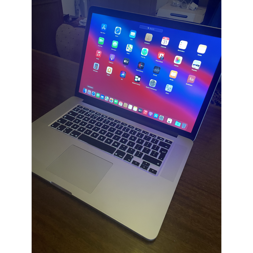 Apple MacBook Pro 15" A1398 2015 i7-4th Gen 2.2Ghz 16GB RAM 256GB SSD